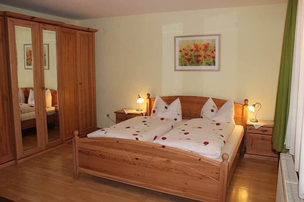Ganze Wohnung, Gemütliche Ferienwohnung nahe am Waldrand in Bad Griesbach, Bayerische Golf und Thermenland