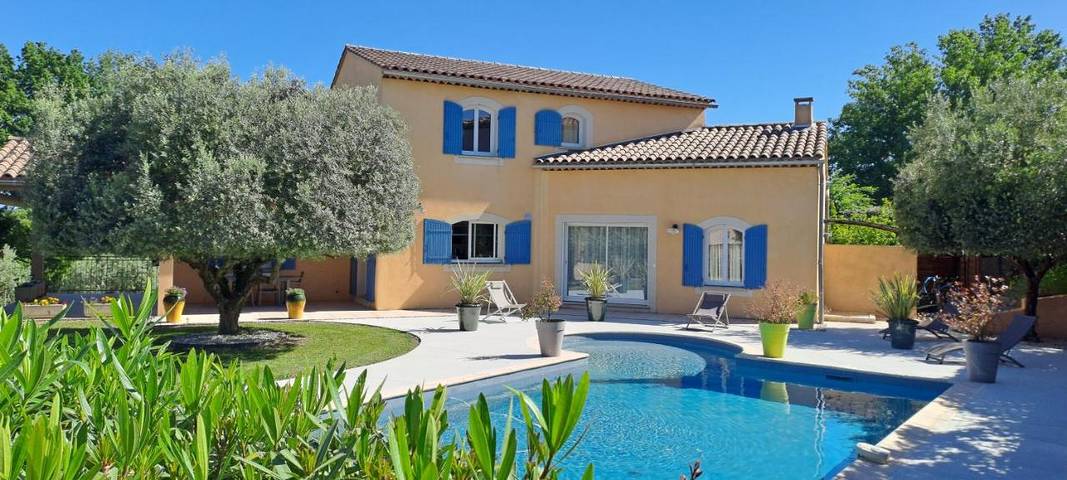 Maison d’hôte pour 2 personnes, avec Balcon et Terrasse ainsi que Jardin et Piscine
