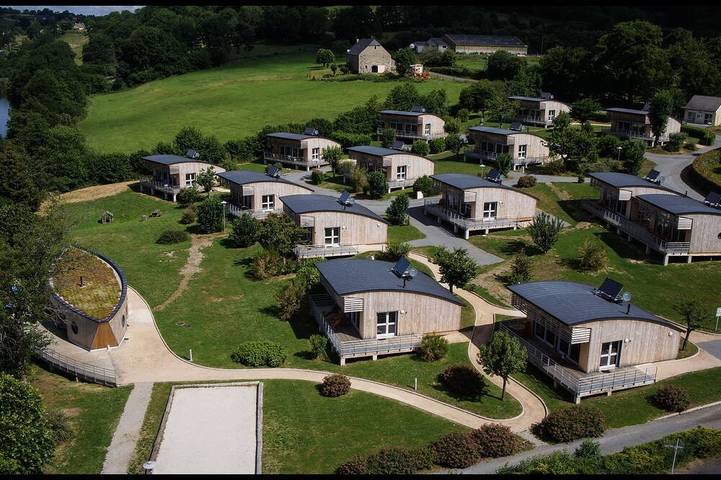 Club vacances pour 6 personnes, avec jardin dans le Sud de la France