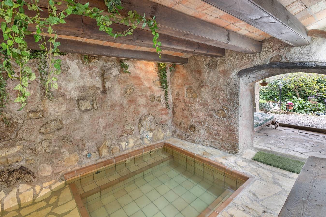 Chalet 'Can Pavet' mit Bergblick, privatem Pool und Wi-Fi in Alt Penedès, Barcelona Binnenland