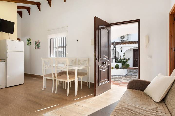 Apartamento entero, Apartamento en la Playa 2 con terraza y Wi-Fi que admite mascotas in La Fontanilla, Conil de la Frontera