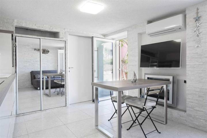 Ganze Wohnung, Ferienwohnung für 2 Personen mit Meerblick in Piran, Slowenische Riviera