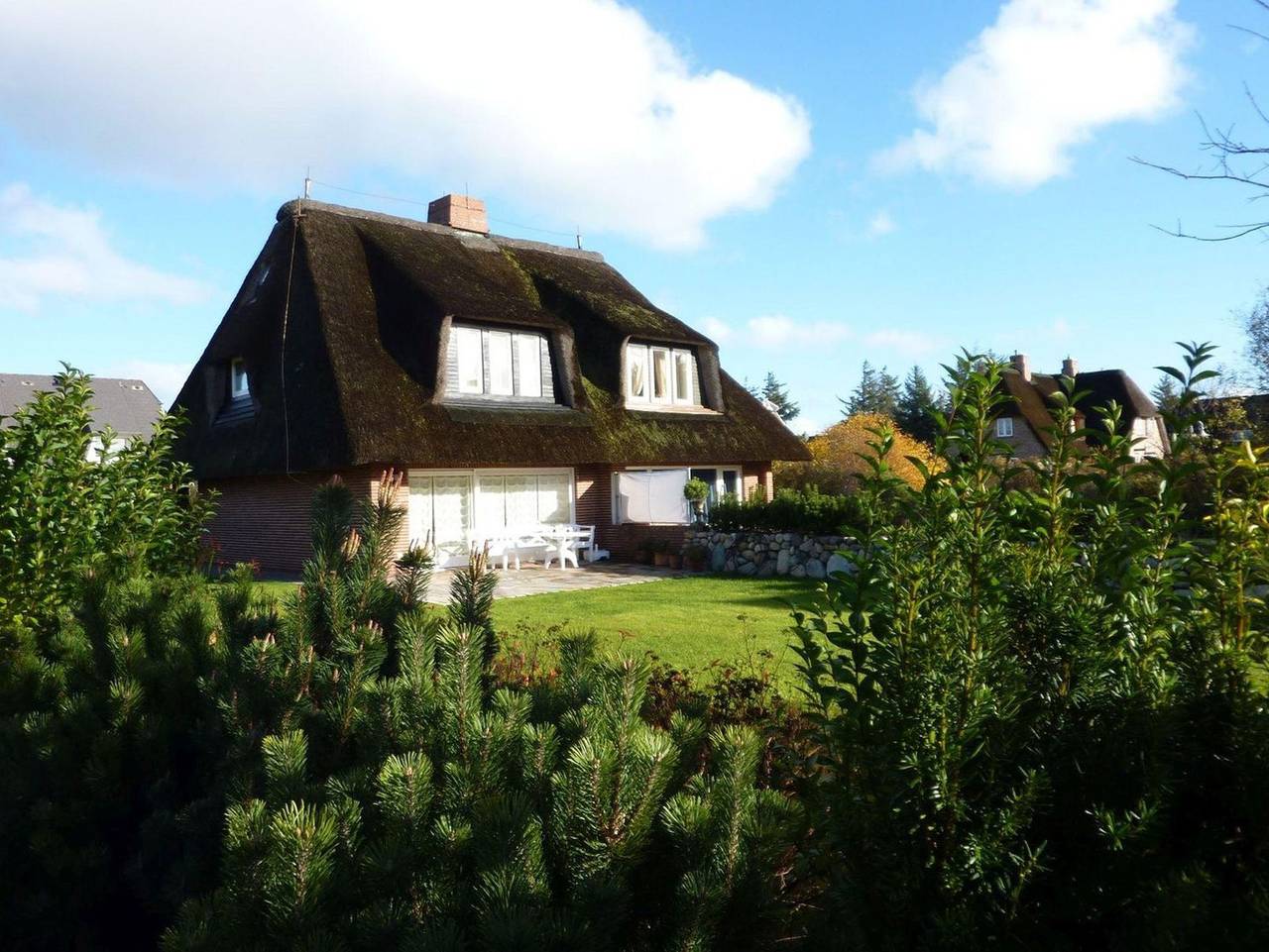 Lh Bremer Strasse, Hausteil 1 - Exklusives Ferienhaus mit ca. 110 m² und 5 Zimmern, für bis zu 6 Persone in Wenningstedt, Sylt