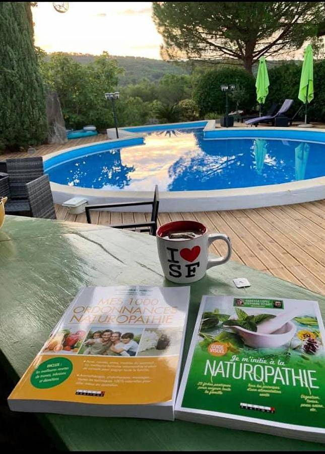 Gîte pour 4 personnes, avec jardin et piscine à Bize-Minervois - 2