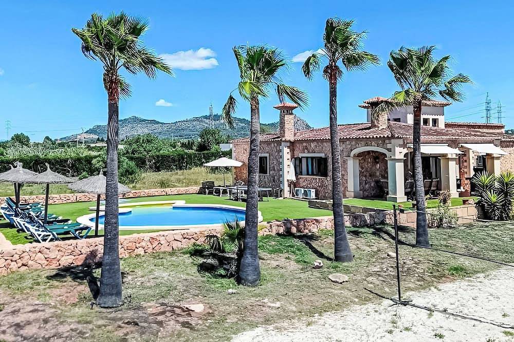 Bouganville in Llucmajor, South Majorca