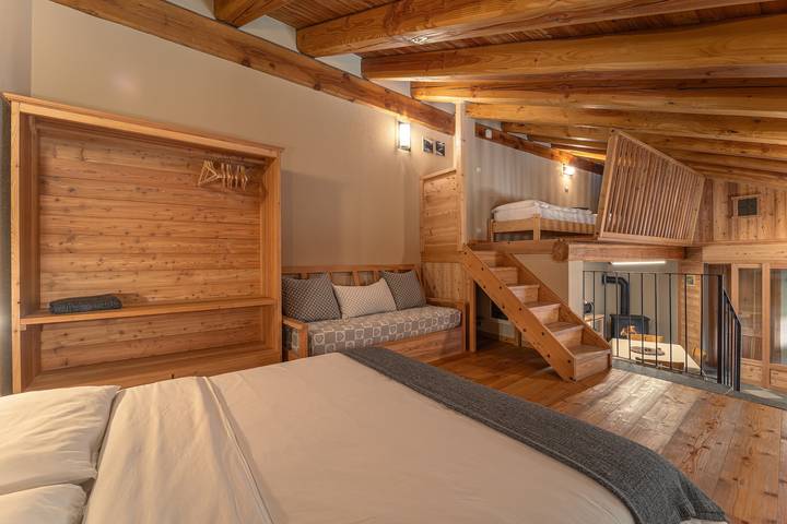 Chalet 'Civico 6 ' with Mountain View, Shared Garden and Wi-Fi in Marmora, Cuneo Province