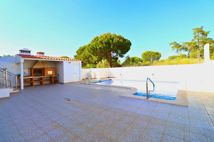 Vacation rental for 9 people, with garden, child-friendly in Algarve