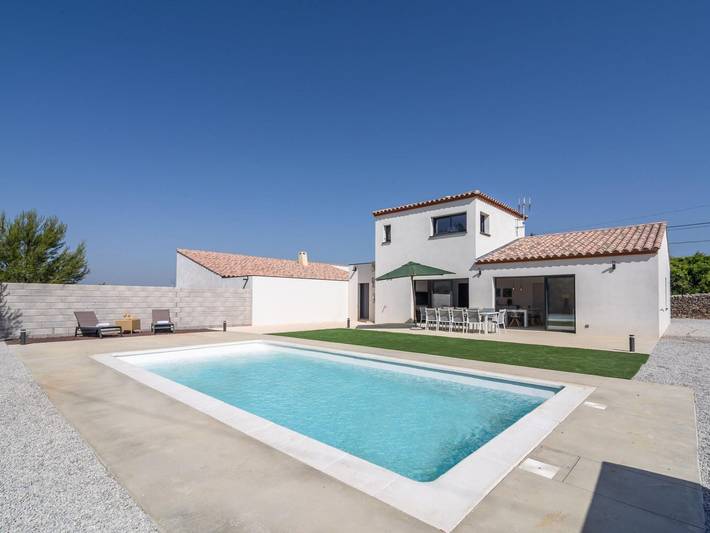 Ferienhaus für 8 Personen, mit Pool und Garten, mit Haustier