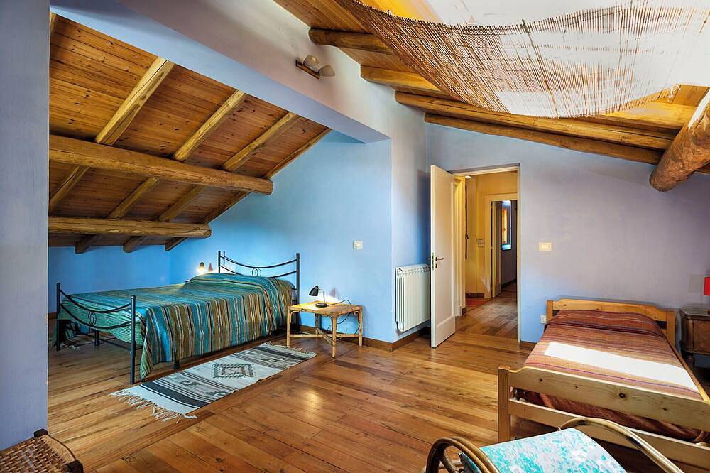 Maison confortable au charme rustique, grand jardin et vue sublime sur l'Etna et la mer in Giarre, Etna