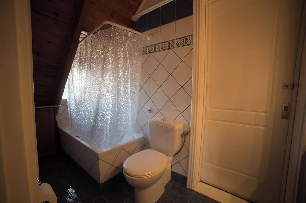 Ganze Wohnung, Billi's Loft granting stunning sea views ideal for a relaxing holiday. in Loutraki-Perachora, Korinthia