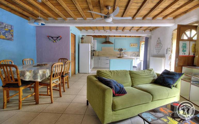 Gîte pour 5 personnes, avec jardin, animaux acceptés dans Rhône - 3