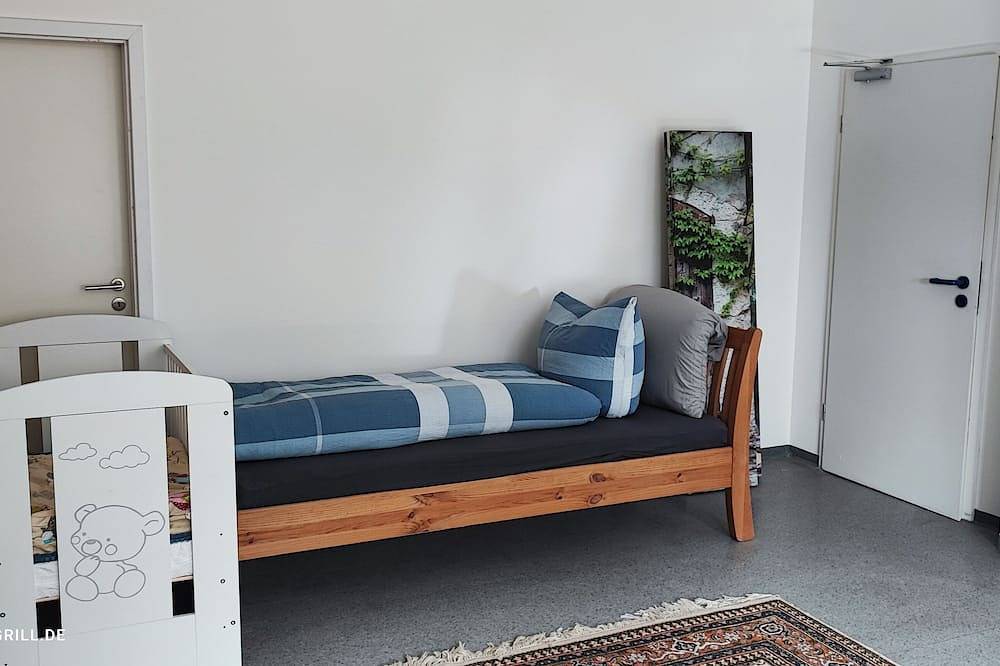 Ganze Wohnung, Modernes Appartment (123m²) bei Würzburg mit Wlan Parkplatz Grill+ 75 Zoll Tv in Veitshöchheim, Fränkisches Weinland