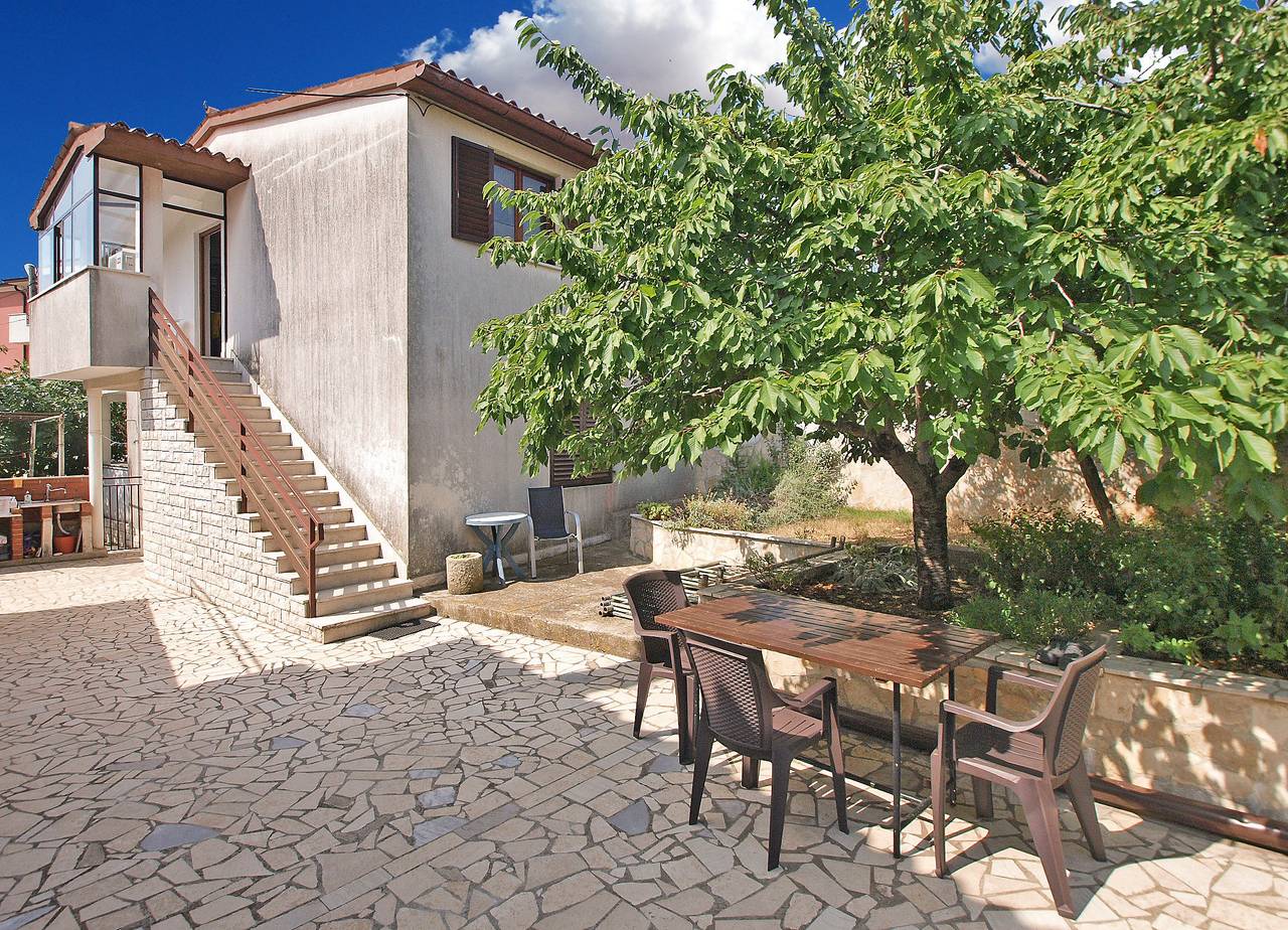 Ganze Wohnung, Ferienwohnung für 4 Personen mit Terrasse in Premantura, Südküste Istrien