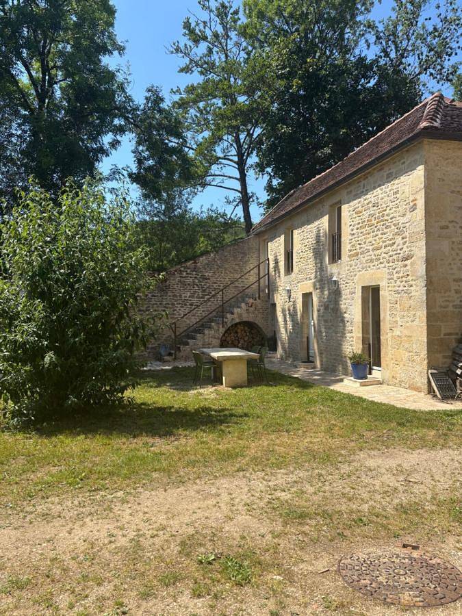Location de vacances pour 3 personnes, avec vue et jardin à L'Isle-sur-Serein - 2