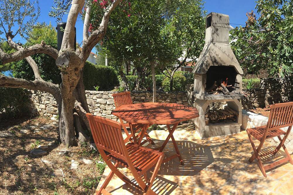 Gemütliches Doppelhaus @ Vranjica-Trogir, Strand40m in Seget Vranjica, Split-Dalmatien