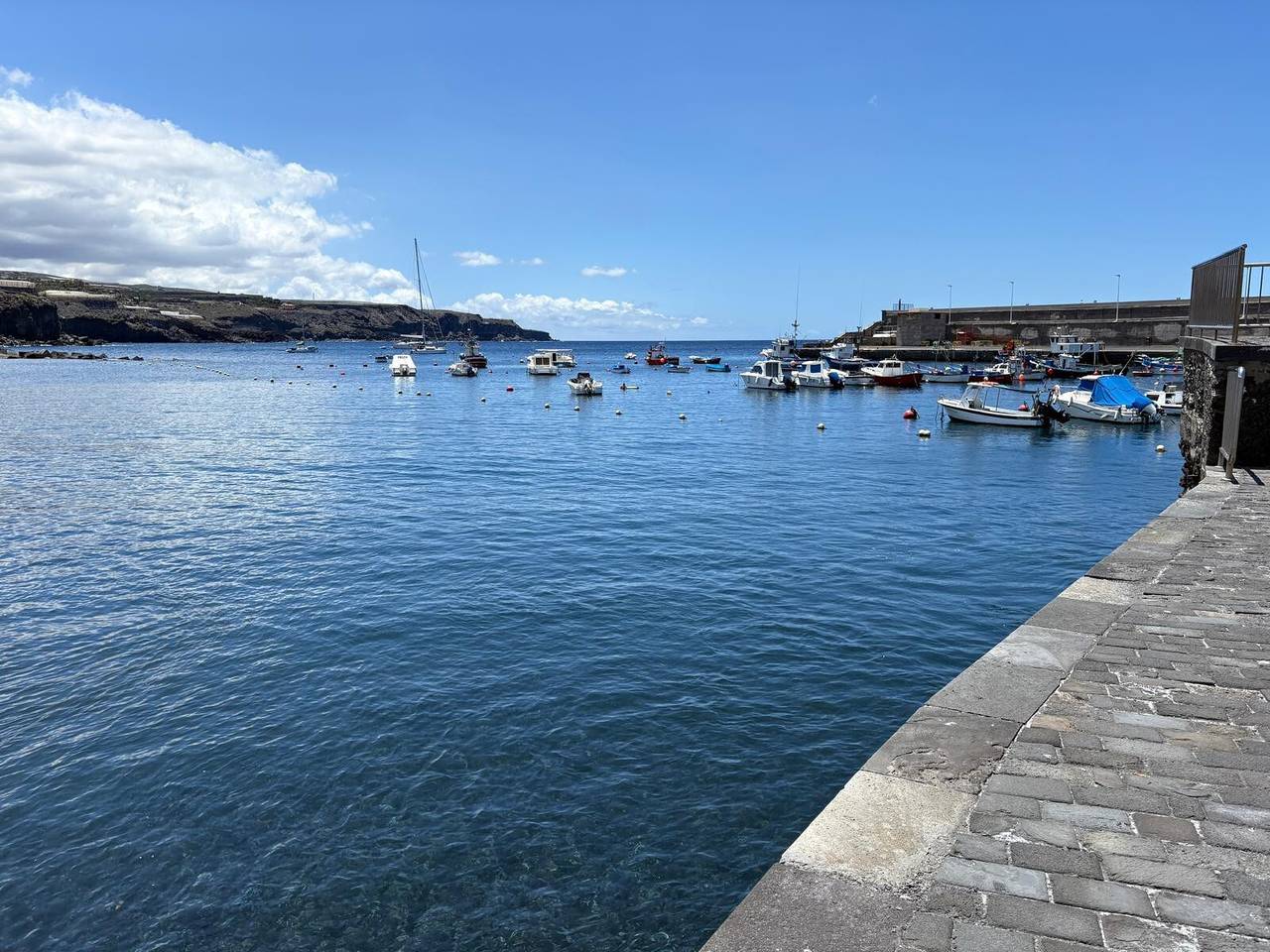 Ganze Wohnung, Ferienwohnung "Las Brisas Playa San Juan" mit Meerblick, Gemeinschaftsterrasse und Wlan in Playa San Juan, Guía de Isora