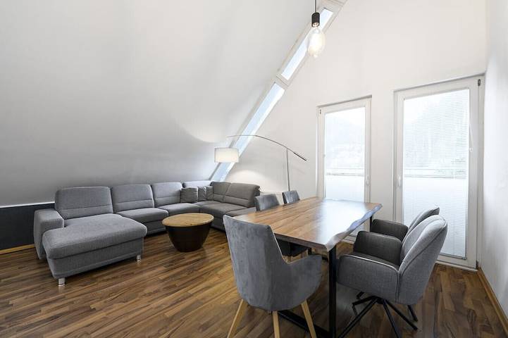 Ganze Wohnung, Modernes Loft-Penthouse mit 6 m Raumhöhe für 2–4 Personen in Hohe Tauern, Bad Gastein
