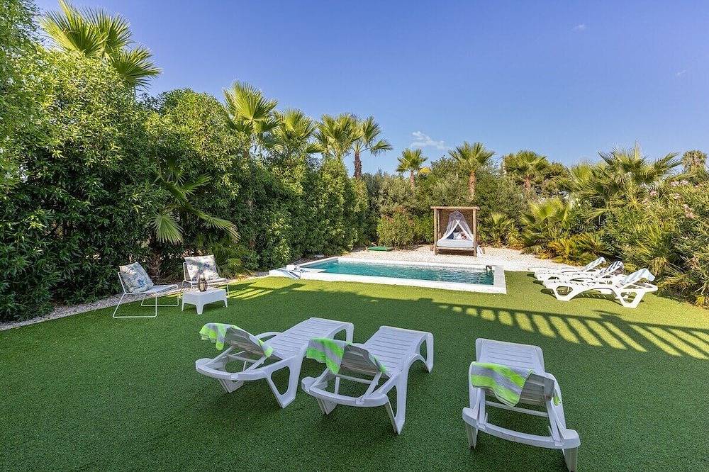 Fidalsa Divine Hiding in Algorfa, Costa Blanca