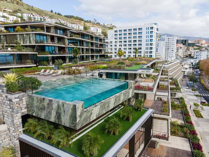 Apartamento de férias para 4 pessoas, com jardim e vista e ainda piscina and piscina infantil em Madeira