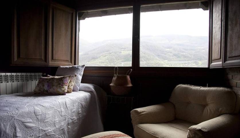 Casa rural para 4 personas, con vistas y jardín, Se admiten mascotas en Parque Natural de Las Ubiñas-La Mesa - 3