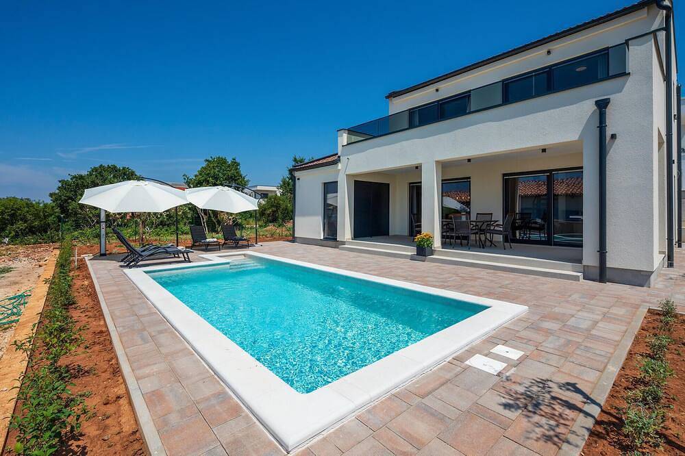 Casa vacanza a Peroj a partire da 206€ a notte