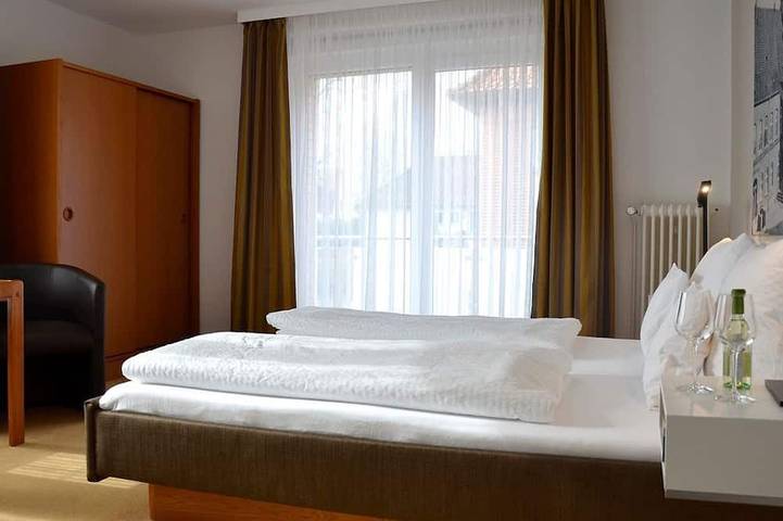 Doppelzimmer mit Dusche, Wc - Haus Luisenhof, Pension in Mölln, Kreis Herzogtum Lauenburg
