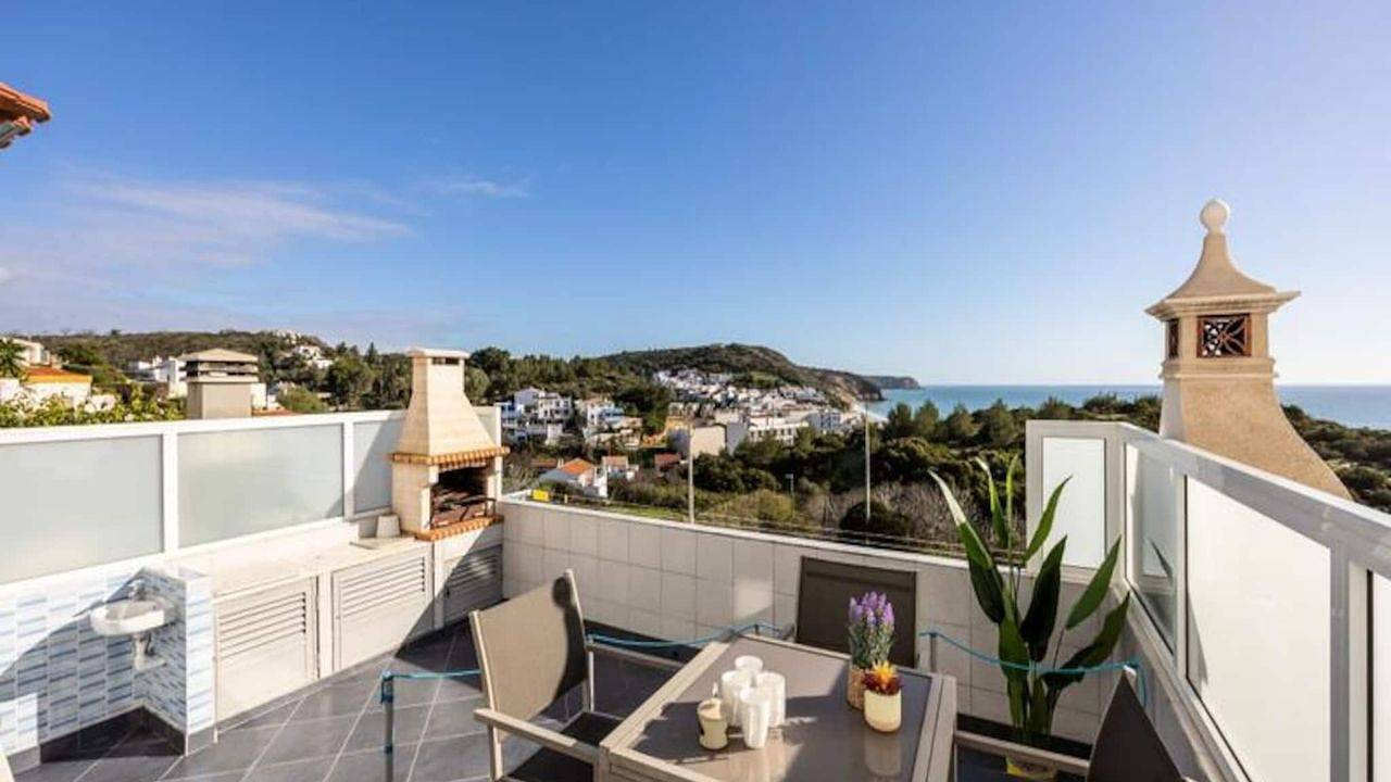 Ganze Ferienwohnung, Ferienwohnung für 4 Personen in Praia da Salema in Praia da Salema, Naturpark Südwest-Alentejo und Costa Vicentina