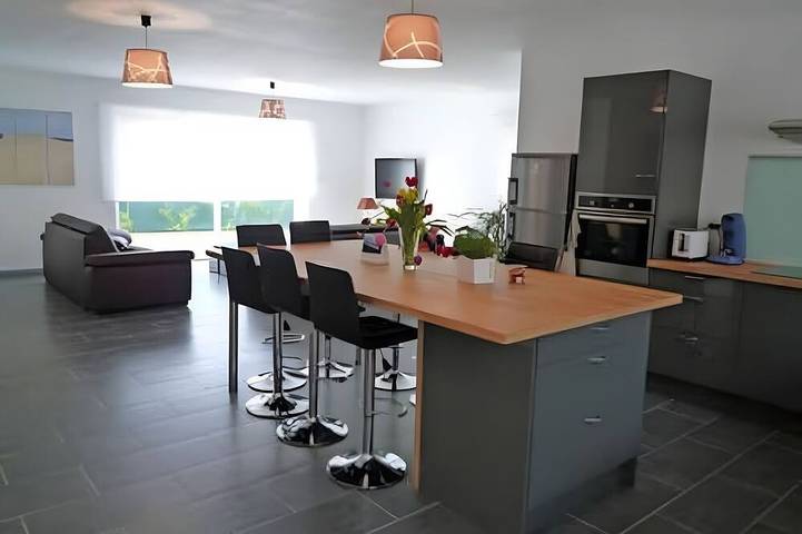 Maison de vacances pour 6 personnes, avec jacuzzi ainsi que terrasse et jardin dans Cazaux