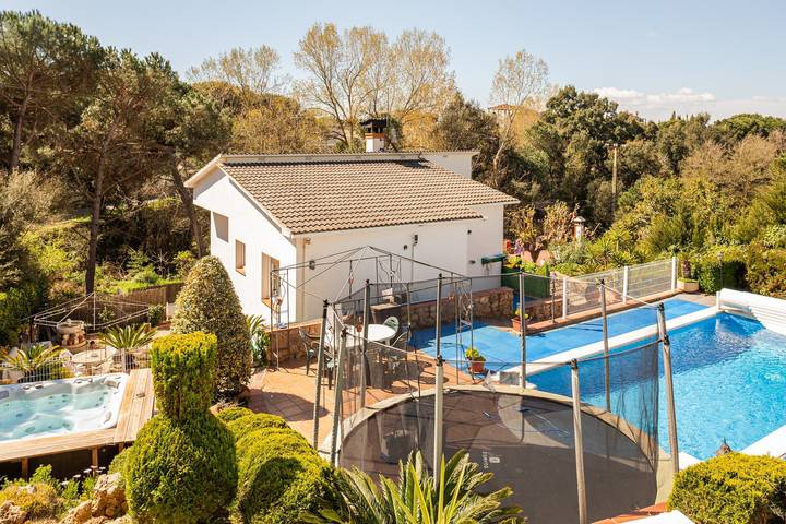 Ferienhaus für 8 Personen, mit Whirlpool und Garten, mit Haustier - 1