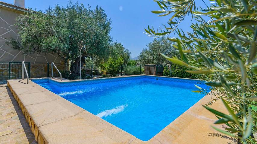 Casa rural para 10 personas, con piscina en La Guardia de Jaén