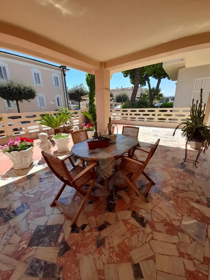 Apartamento de vacaciones para 4 personas, con vistas y jardín - 1