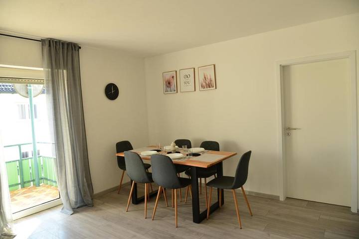 Ferienwohnung für 6 Personen, mit Balkon und Terrasse sowie Ausblick