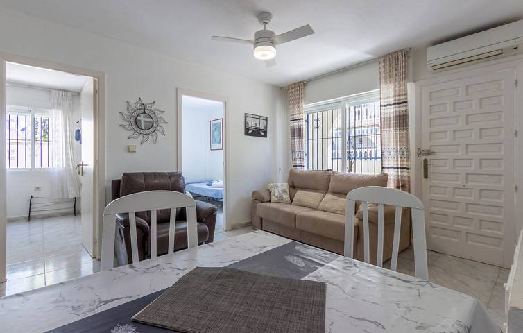 Ferienhaus für 4 Personen, mit Terrasse und Pool, kinderfreundlich in Torrevieja - 3