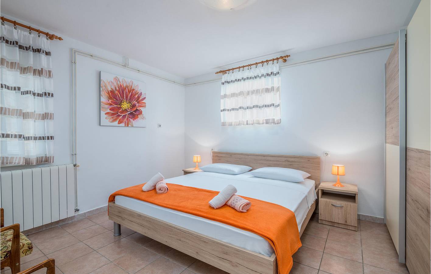 Appartement de vacances entier, Appartement moderne avec terrasse, Wi-Fi et parking près de la plage de Vela Plaža in Baška, Krk