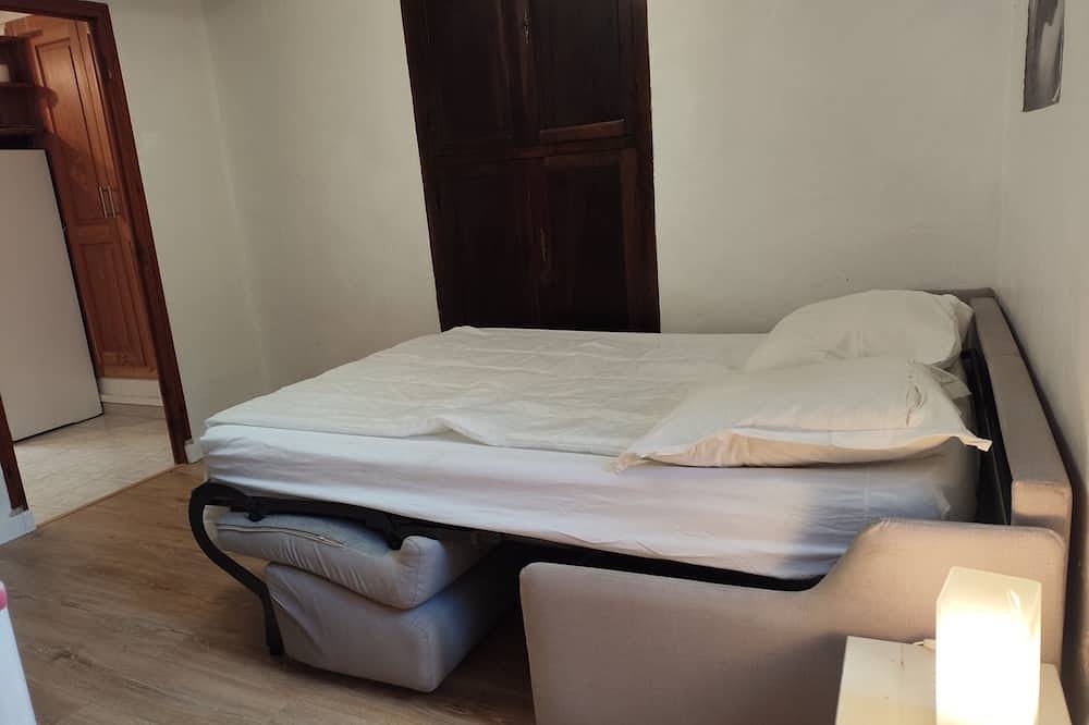Appartement entier, Gîte Noryema pour 4 pers, pied de ville Lumineux et spacieux, 27m2, tout équipé in Entraunes, Région de Nice