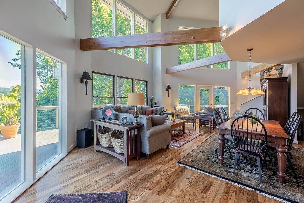 Lower rates/flexible calendar Waterfront Home w/ Private Dock and Mountain Views in Nebo, McDowell County