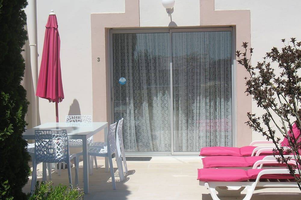 House N° 1-- Tt Cft, 3*. Free Wifi. Private terrace, Swimming pool 28°, Tennis in Clohars-Carnoët, Côte de Cornouaille