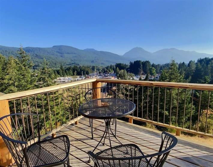 Vacation rental for 7 people, with terrace and hot tub in Mount Rainier National Park