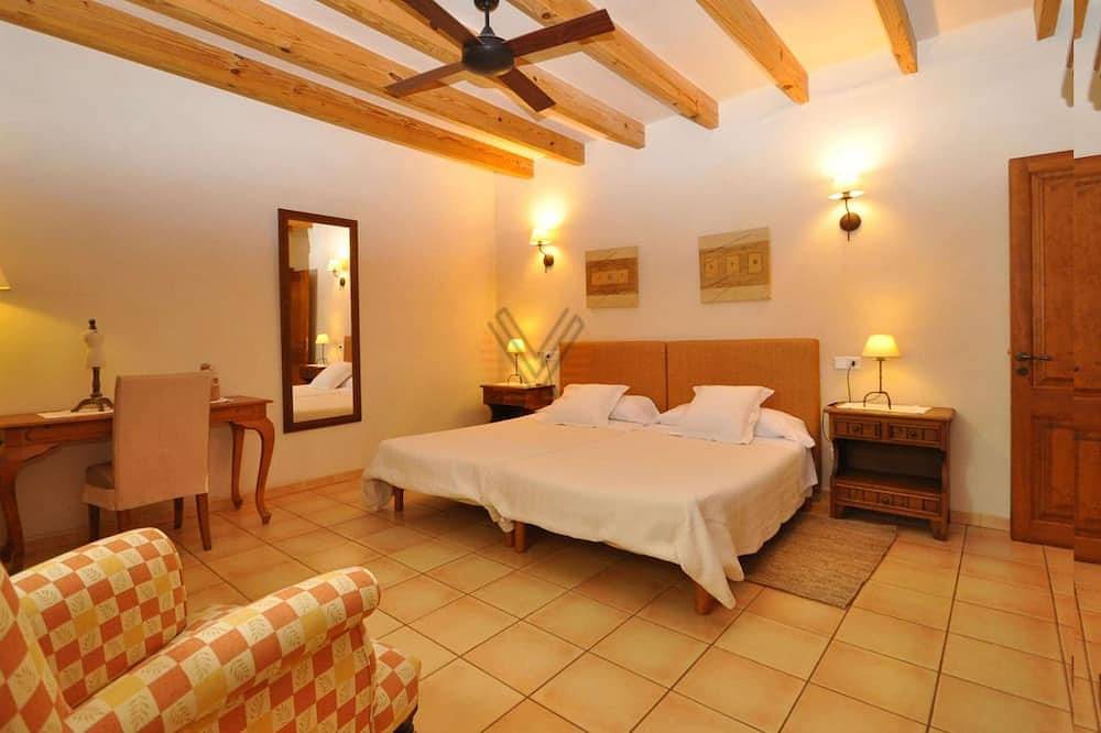 Es Lledoner 3, very quiet and beautifully situated property. Ideal for families in Felanitx, South Majorca