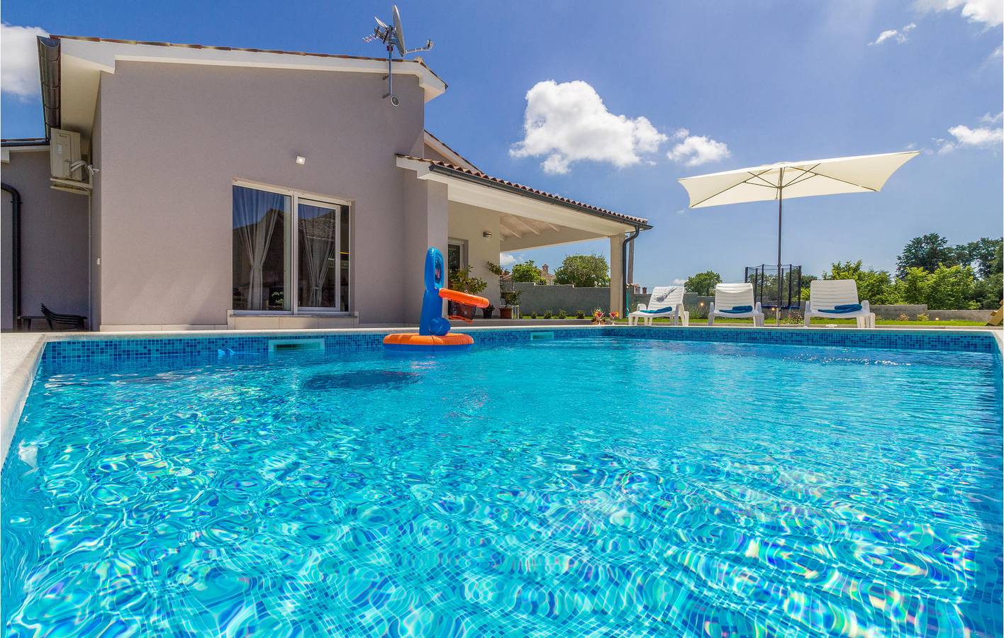 Holiday home for 6 people with terrace in Divšići, Southcoast Istria