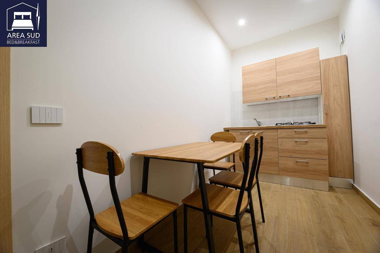 Single Room with Private Bathroom in Canicattì, Provincia di Agrigento