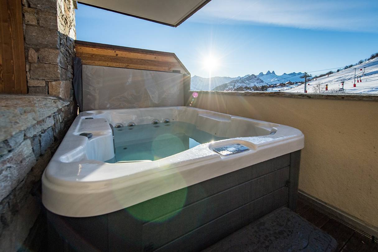 Apartamento vacacional entero, Apartment for 6/8 people with jacuzzi in a new residence on the slopes in La Toussuire, Fontcouverte-la Toussuire