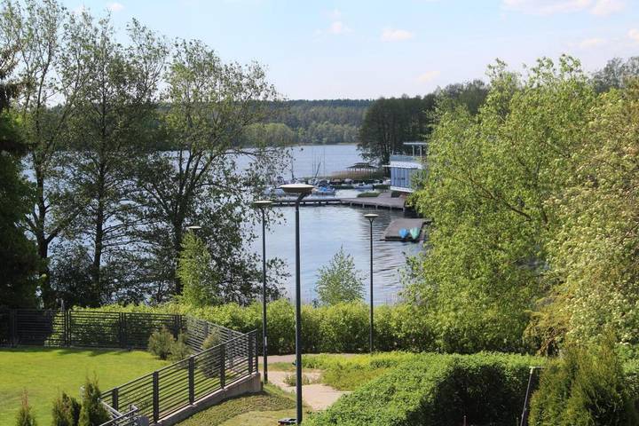Ferienwohnung für 5 Personen, mit Terrasse und Garten sowie Seeblick und Ausblick