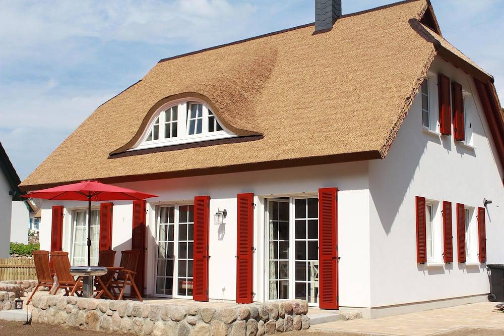 Ganze Wohnung, Eg Fewo Koserow: Traumhafte Fewo im Reethaus mit großer Terrasse und Garten in Koserow, Bernsteinbäder