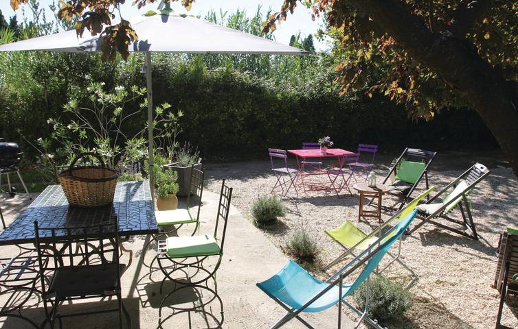 Location de vacances pour 5 personnes, avec terrasse et jardin au Parc naturel régional des Alpilles - 3