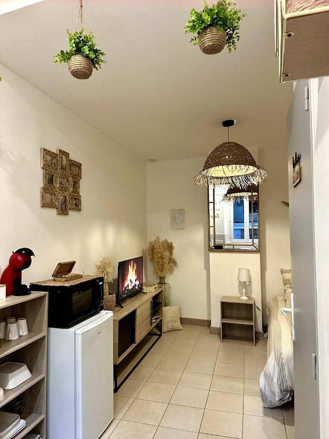 Appartement entier, One-Bedroom Apartment in Avignon, Vaucluse