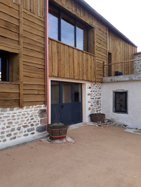 Gîte la Ferme de Servanges et parcours pieds nus in Saint-Georges-en-Couzan, Parc Naturel Régional Livradois-Forez