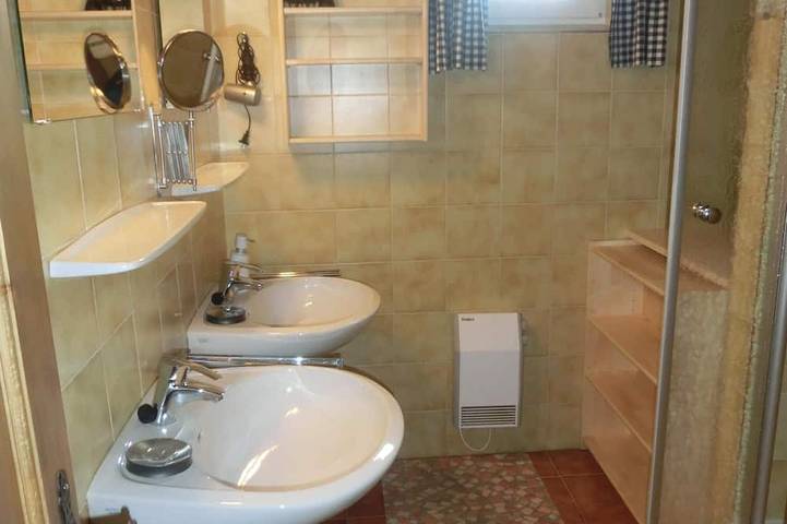 Ganze Wohnung, Urige Ferienwohnung im Nassfeld, Sonnleitn, direkt an der Skipiste, 2 Bäder, 2Wc in Sonnenalpe Naßfeld, Hermagor-Pressegger See