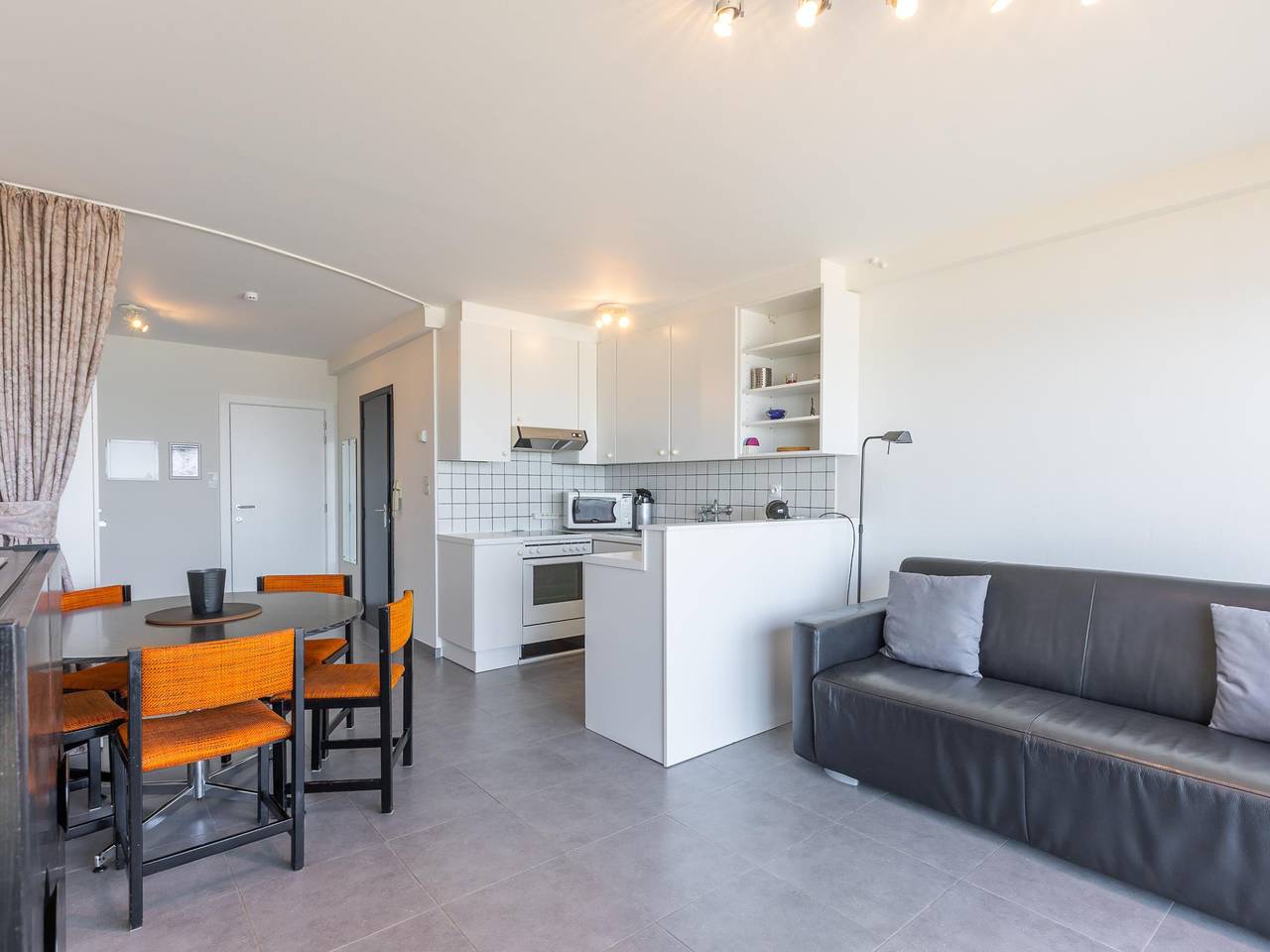 Charming studio on the seafront with sea view in Middelkerke, Costa belga