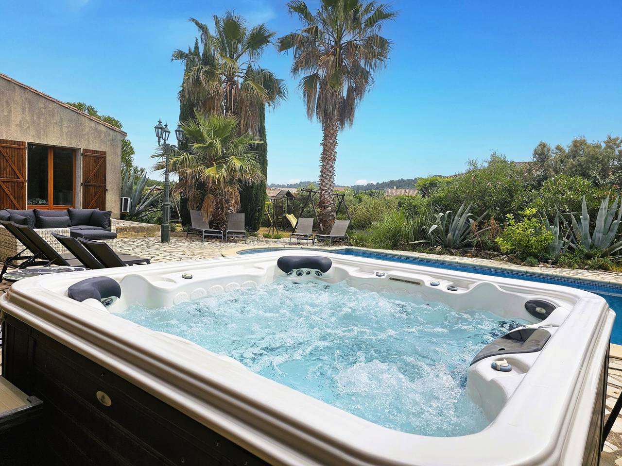 Spacious villa with a private pool and hot tub in Félines-Minervois, Béziers region